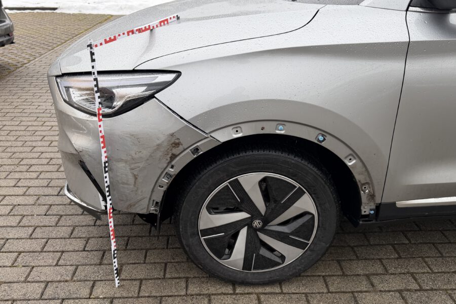 Unfall Eisenach Schaden Kotflügel Gutachten